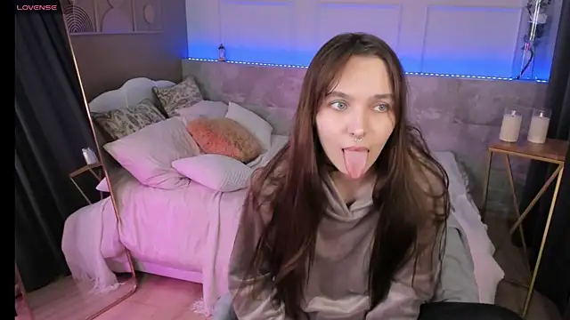 ChloeSunny webcam
