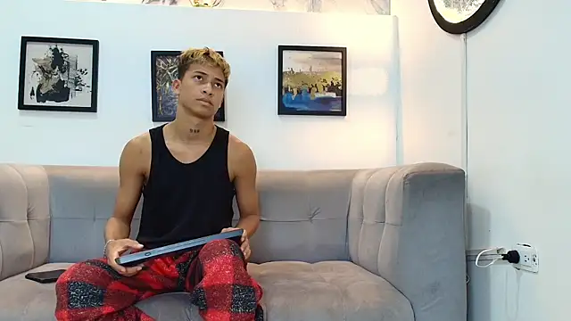 GOLD_BOYS webcam