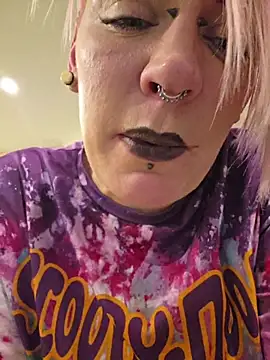 PinkTheHawk webcam