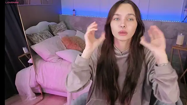 ChloeSunny lean frame live cam