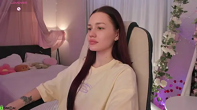 Aria_Mila webcam