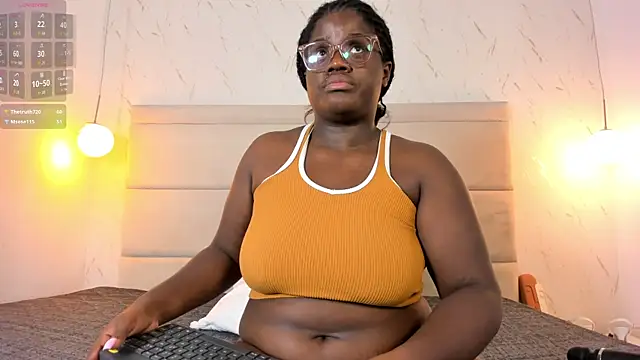 YourLiaa_ webcam