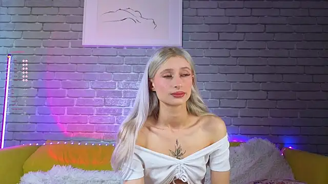 LuxuryBarbie webcam