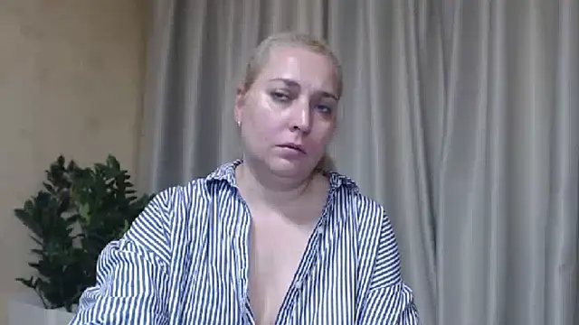 sweetpussy13 webcam