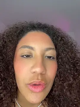Daphnne_Curly webcam