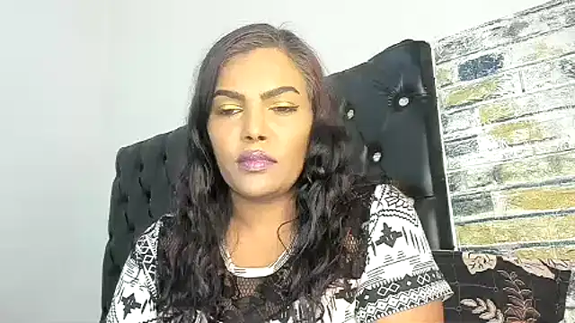 IndianMilfDelight webcam