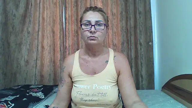 PussyEvely webcam
