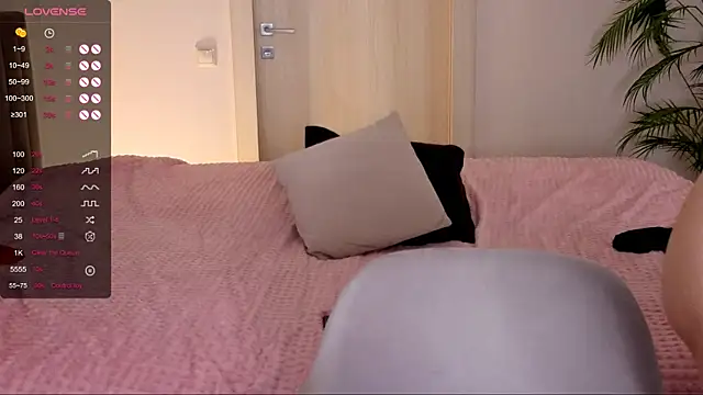 BlushingAngelita webcam