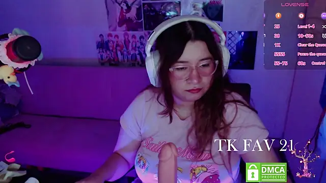 Pink_girl0n webcam