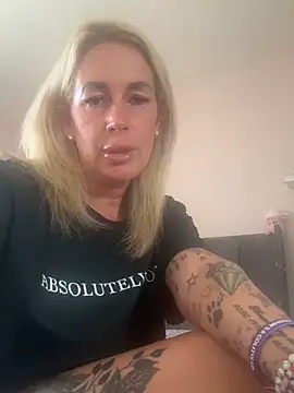 krystal_n - Krystal_N's free webcam - UK Sex Cams