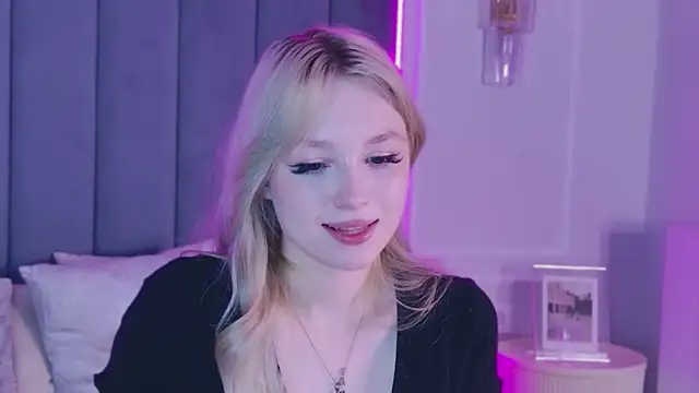 Shy_Barbie webcam