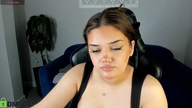 Aisha_Tiffany webcam