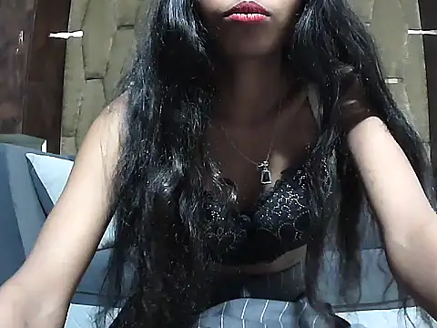 NaughtyyZara webcam