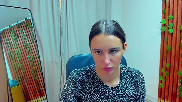 NicoleWells22 webcam