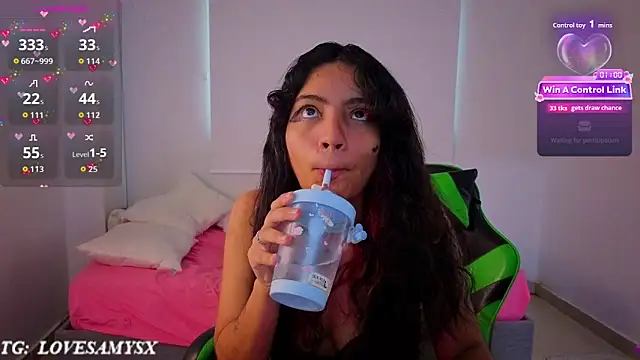 Lovelyamyy webcam