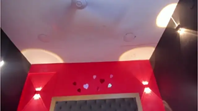 YayaHilton live sex cam