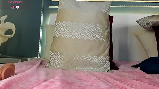 MiaKay1 webcam