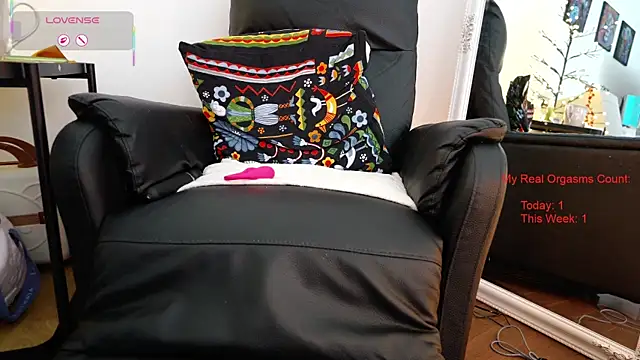 gingeralemilf - GingerAleMILF's free webcam - UK Sex Cams