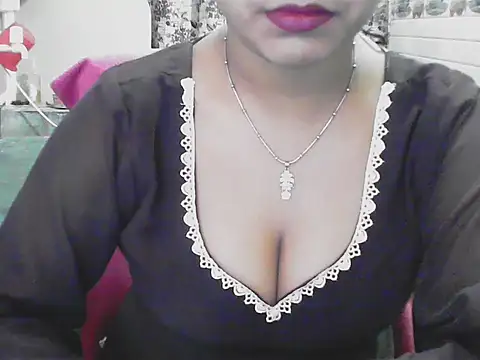LovingPihu webcam