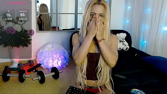 SarahRaynex webcam