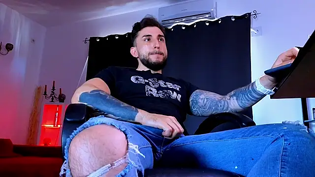 MightyAaron66 webcam