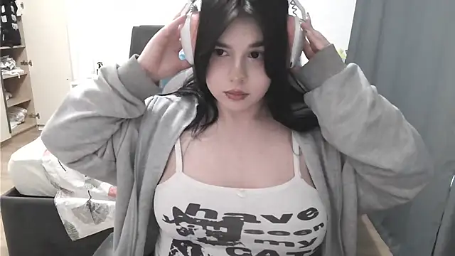LunarMia webcam