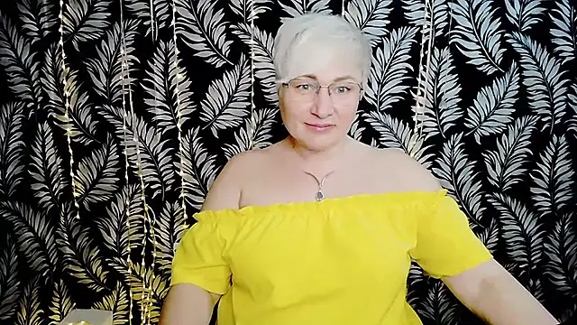 Olivia_playful webcam