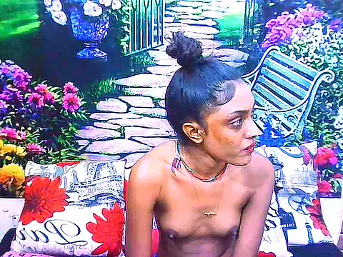 IndianPretty14u2Luv webcam