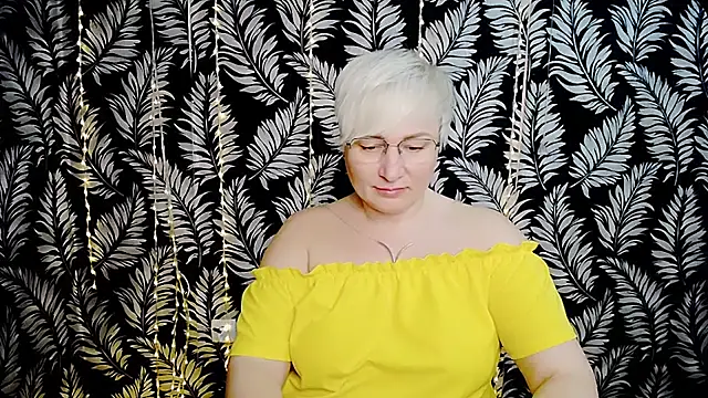 Olivia_playful webcam