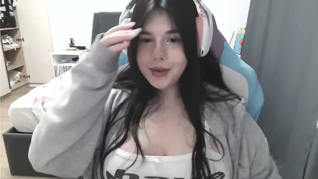 LunarMia webcam