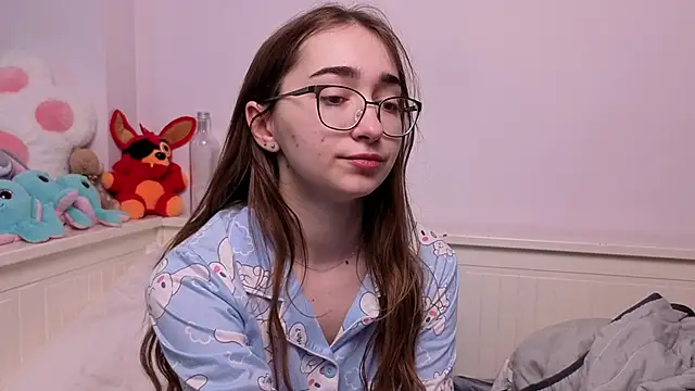 pollybeev (F teen) - stick you finger inside my ass hole