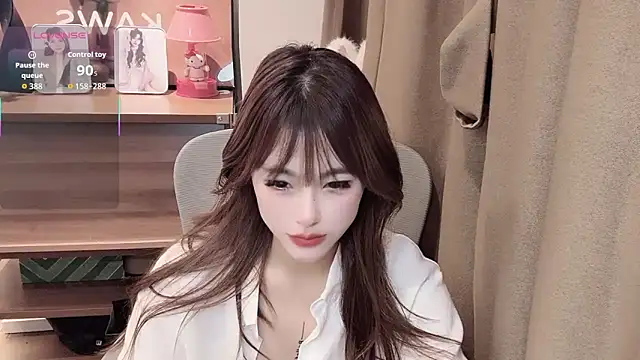 sophia-000 (F young) - 在干吗