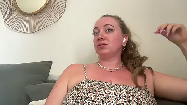 arielsweetieee webcam