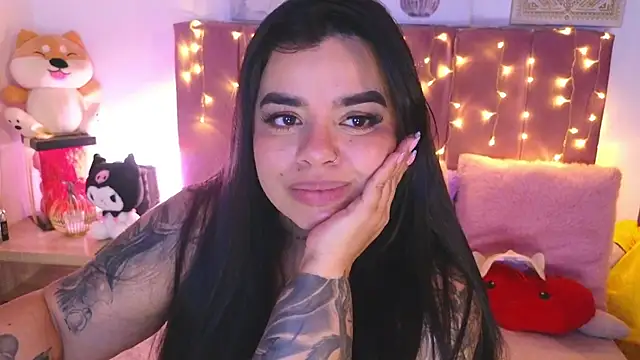 MiahJoness webcam