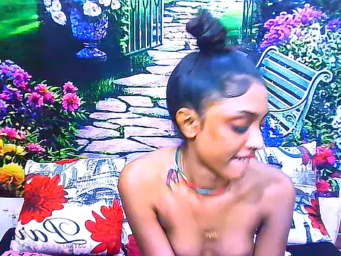 IndianPretty14u2Luv webcam