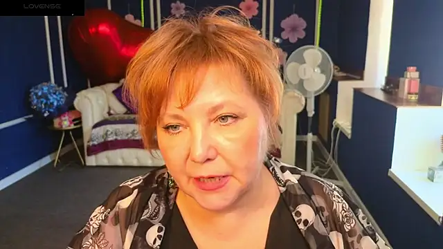 Kira_Kenett webcam