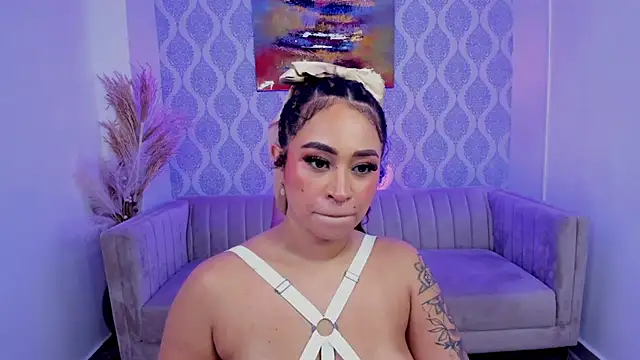Nikki_Rousmel webcam