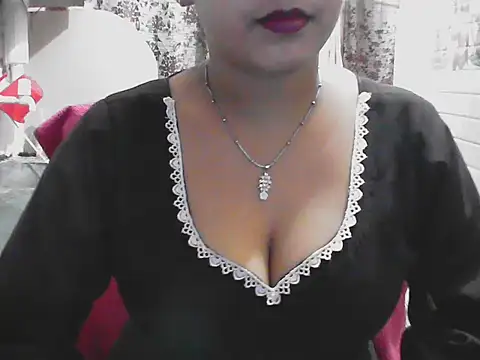 LovingPihu webcam