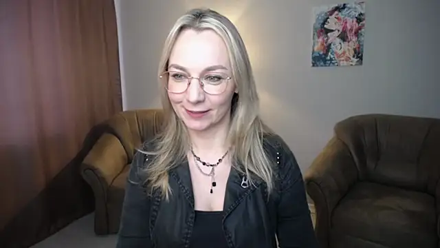 Ava_Elior webcam