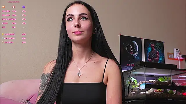 YaraAveiri live sex cam