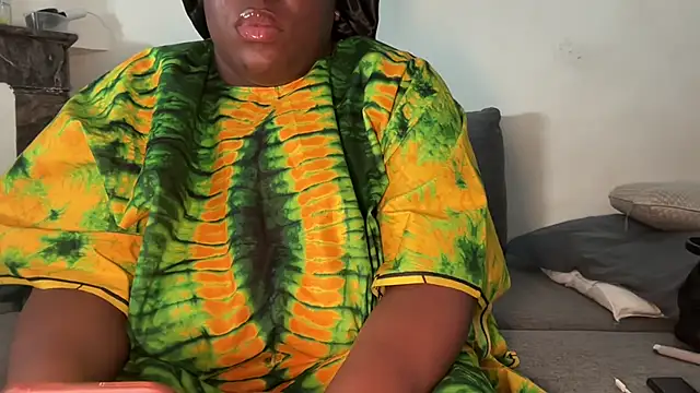 nanaisbackk webcam