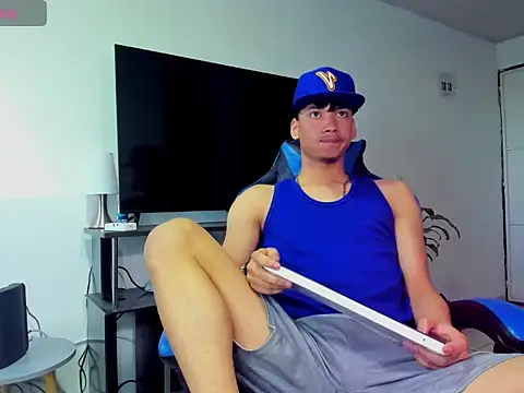 Lyam_Russo webcam