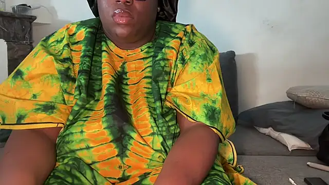 nanaisbackk webcam