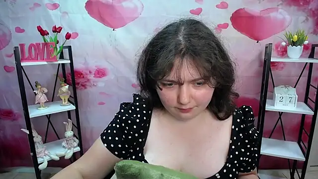 NeonilaLisova webcam
