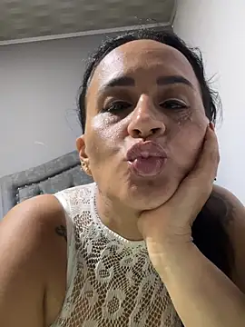 Sara_Charmy webcam