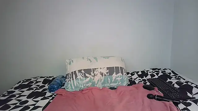 COCO__JUICY webcam