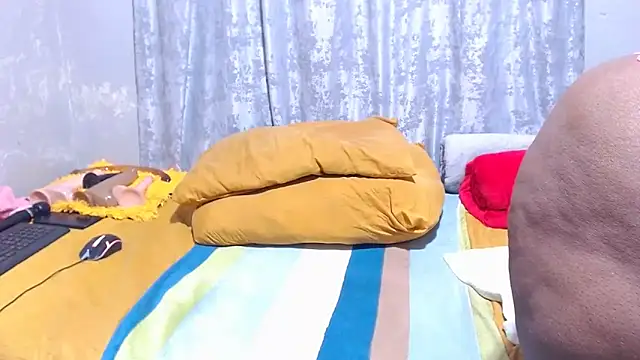 MatureBootyBabe4Uxx webcam