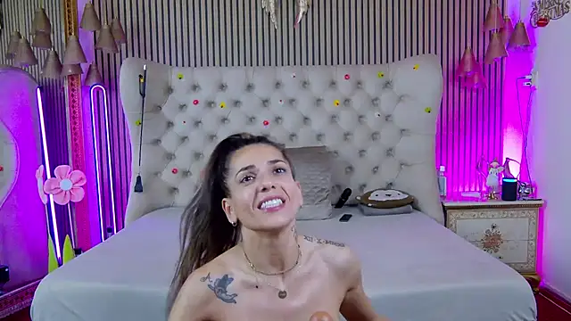 PlayfulShow webcam