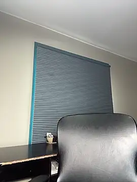 WomanNextdoor1 webcam