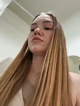 MilaMoone webcam